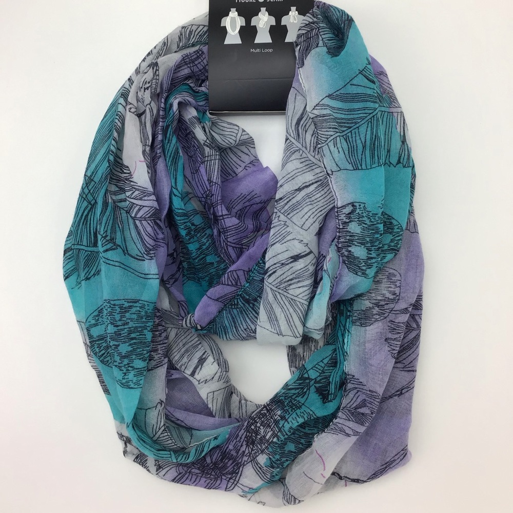 Figure 8 Scarf Women’s Multi Loop
